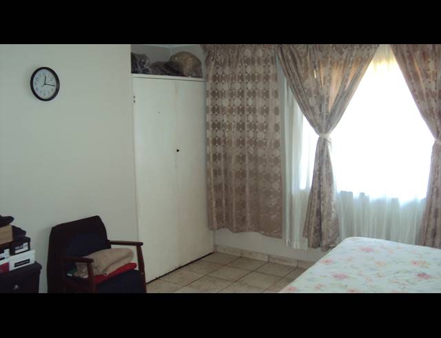 4 BEDROOM FREEHOLD FOR SALE IN KEMPTON PARK WEST